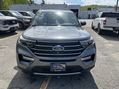 2021 Ford Explorer XLT - 4WD..10,000 MILES PLUS NAV AND A MOONROOF!!!